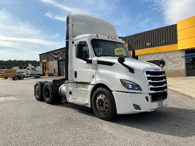Used 2020 Freightliner Cascadia Detroit DD15AT Semi Truck for sale #290248 - photo 1