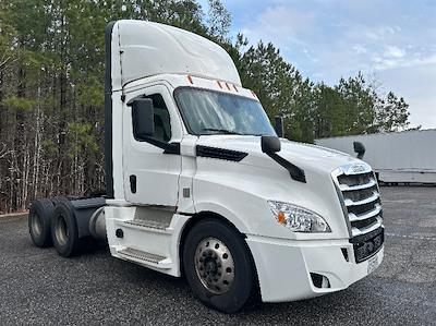 Used 2020 Freightliner Cascadia Detroit DD15AT Semi Truck for sale #290253 - photo 1