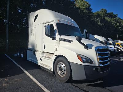 Used 2020 Freightliner Cascadia Detroit DD15AT Semi Truck with Sleeper Cab for sale #291375 - photo 1