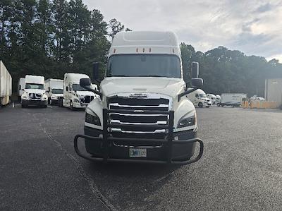 Used 2020 Freightliner Cascadia Detroit DD15AT Semi Truck with Sleeper Cab for sale #291378 - photo 2
