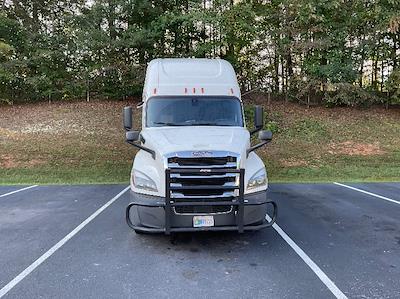 Used 2020 Freightliner Cascadia Detroit DD15AT Semi Truck with Sleeper Cab for sale #291381 - photo 2