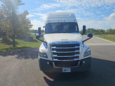 Used 2020 Freightliner Cascadia Detroit DD15AT Semi Truck with Sleeper Cab for sale #291395 - photo 2