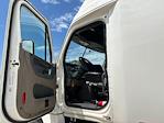 Used 2020 Freightliner Cascadia Detroit DD15AT Semi Truck with Sleeper Cab for sale #291518 - photo 9