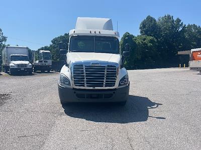 Used 2020 Freightliner Cascadia Detroit DD13 Semi Truck for sale #292633 - photo 2