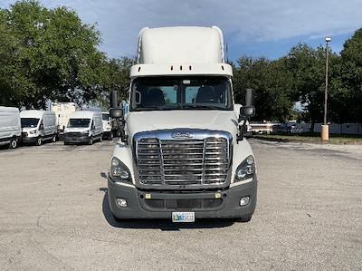 Used 2020 Freightliner Cascadia Detroit DD13 Semi Trucks / Tractors for sale #294079 - photo 2