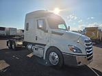 Used 2020 Freightliner Cascadia Detroit DD15AT Semi Truck with Sleeper Cab for sale #295167 - photo 1