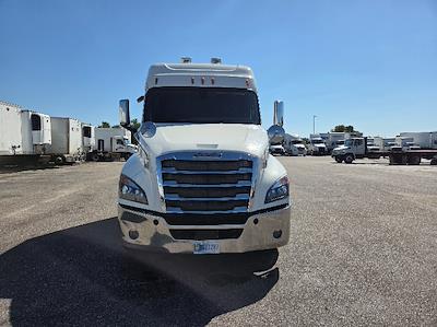 Used 2020 Freightliner Cascadia Detroit DD15AT Semi Truck with Sleeper Cab for sale #295168 - photo 2