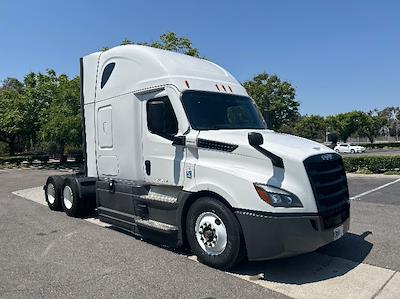 Used 2022 Freightliner Cascadia Detroit DD15AT Semi Truck with Sleeper Cab for sale #295197 - photo 1