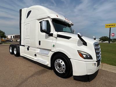 Used 2020 Freightliner Cascadia - photo 1