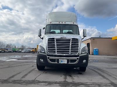 Used 2020 Freightliner Cascadia Detroit DD13 Semi Truck for sale #295519 - photo 2
