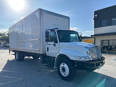 Used 2018 International DuraStar 4300 - photo 1