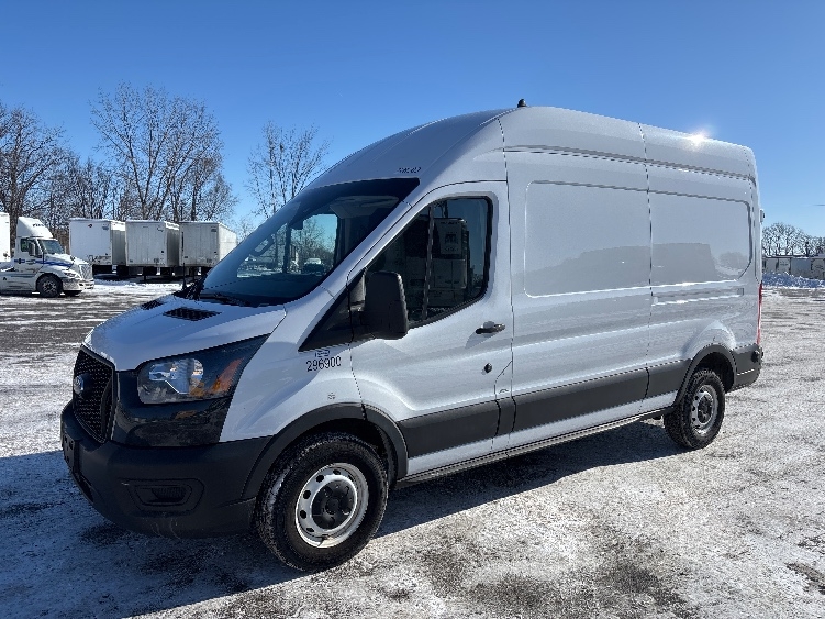 Used 2023 Ford Transit 250 - photo 5