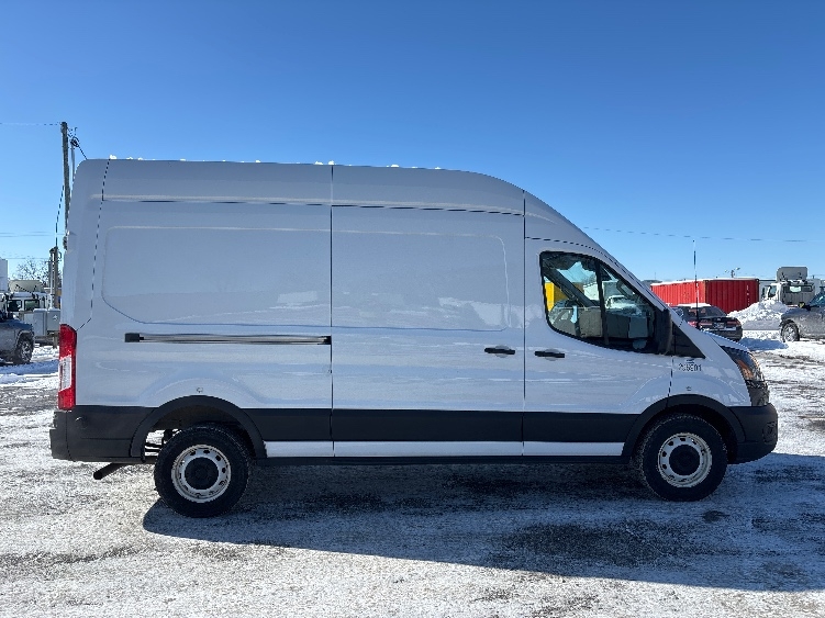 Used 2023 Ford Transit 250 - photo 16