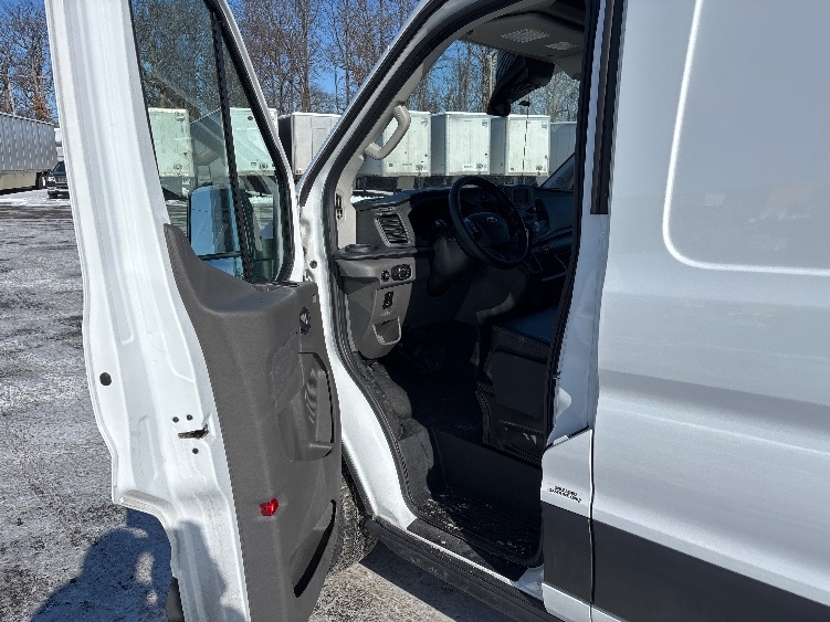 Used 2023 Ford Transit 250 - photo 17