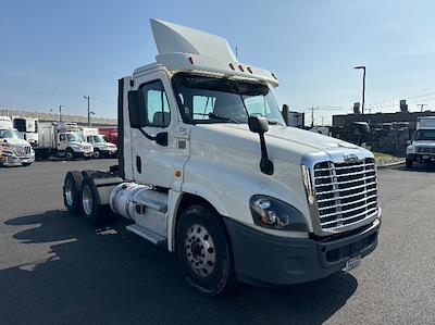 Used 2018 Freightliner Cascadia - photo 1