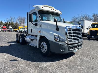Used 2018 Freightliner Cascadia - photo 1