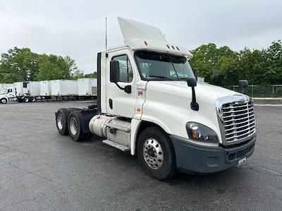 Used 2018 Freightliner Cascadia Detroit DD13 Semi Truck for sale #300172 - photo 1