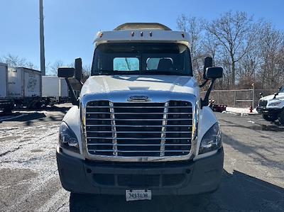 Used 2018 Freightliner Cascadia - photo 1