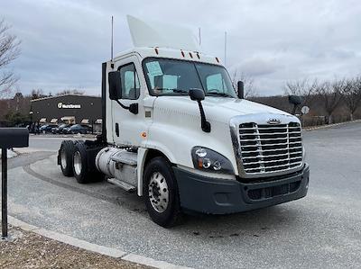 Used 2018 Freightliner Cascadia Detroit DD13 Semi Truck for sale #300182 - photo 1