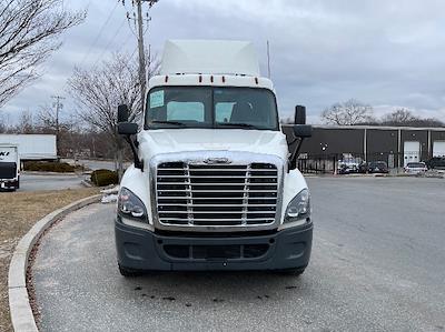 Used 2018 Freightliner Cascadia Detroit DD13 Semi Truck for sale #300182 - photo 2