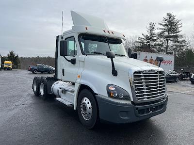 Used 2018 Freightliner Cascadia - photo 1