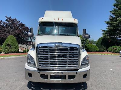 Used 2018 Freightliner Cascadia - photo 1