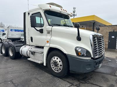 Used 2018 Freightliner Cascadia - photo 1