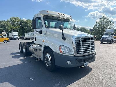 Used 2020 Freightliner Cascadia Detroit DD13 Semi Truck for sale #301437 - photo 1