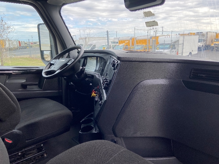 Used 2023 Freightliner Cascadia - photo 17