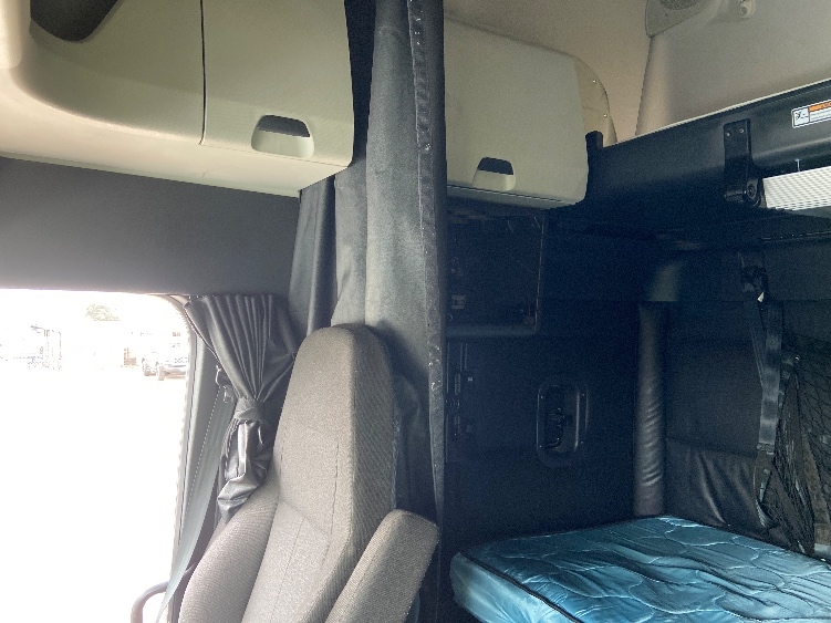 Used 2023 Freightliner Cascadia - photo 21