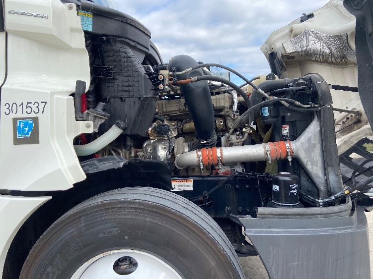 Used 2023 Freightliner Cascadia - photo 22