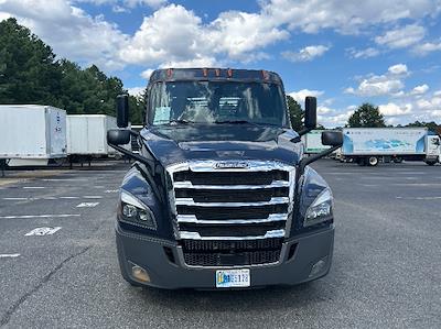Used 2020 Freightliner Cascadia Detroit DD15AT Semi Truck for sale #301701 - photo 2