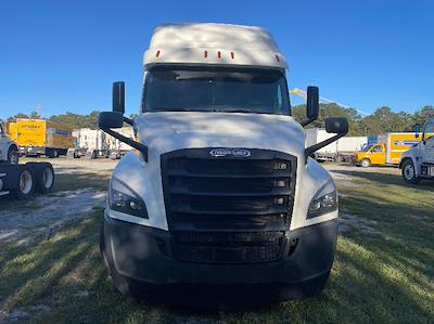 Used 2020 Freightliner Cascadia Detroit DD15AT Semi Truck with Sleeper Cab for sale #302095 - photo 2
