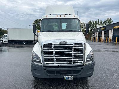 Used 2020 Freightliner Cascadia Detroit DD13 Semi Truck for sale #302386 - photo 2