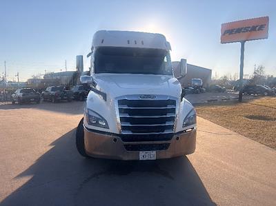Used 2020 Freightliner Cascadia - photo 1