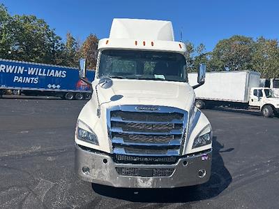 Used 2020 Freightliner Cascadia Detroit DD15AT Semi Truck for sale #302646 - photo 2