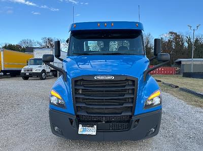 Used 2019 Freightliner Cascadia Detroit DD13 Semi Truck for sale #303098 - photo 2