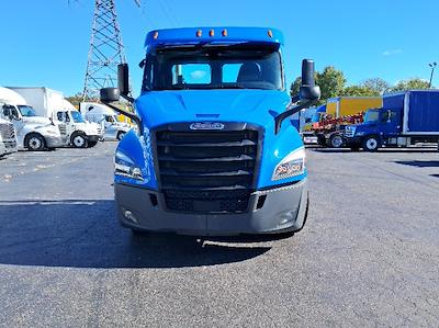 Used 2019 Freightliner Cascadia Detroit DD13 Semi Truck for sale #303100 - photo 2