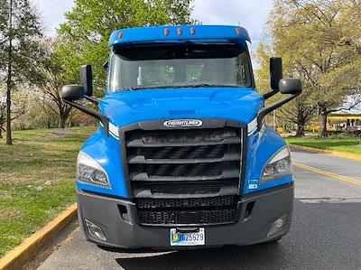 Used 2019 Freightliner Cascadia - photo 1