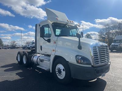 Used 2018 Freightliner Cascadia - photo 1