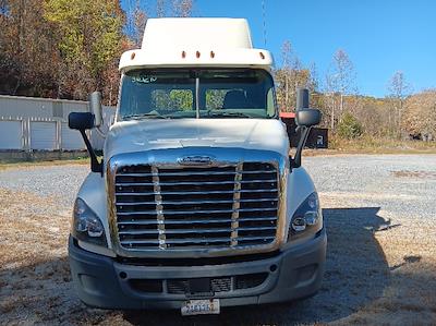 Used 2018 Freightliner Cascadia Detroit DD13 Semi Truck for sale #303240 - photo 2