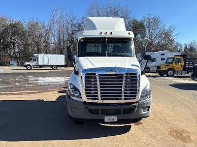 Used 2018 Freightliner Cascadia - photo 1