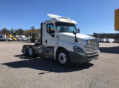 Used 2018 Freightliner Cascadia Detroit DD13 Semi Truck for sale #303290 - photo 1