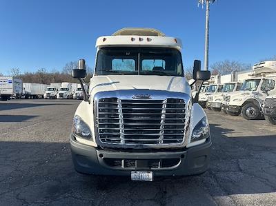 Used 2018 Freightliner Cascadia - photo 1