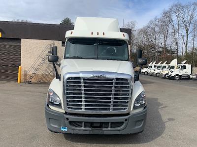 Used 2018 Freightliner Cascadia - photo 1