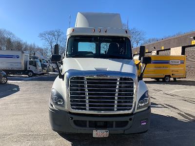 Used 2018 Freightliner Cascadia - photo 1