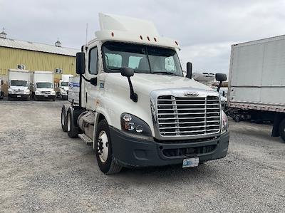 Used 2018 Freightliner Cascadia - photo 1