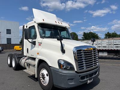 Used 2018 Freightliner Cascadia - photo 1