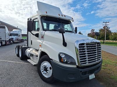 Used 2018 Freightliner Cascadia Detroit DD13 Semi Truck for sale #303351 - photo 1