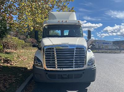 Used 2018 Freightliner Cascadia Detroit DD13 Semi Truck for sale #303379 - photo 2